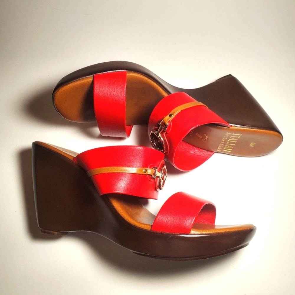 ITALIAN SHOEMAKERS Red Leather Wedge with Gold Buckle Size 9M - New - Picture 5 of 11